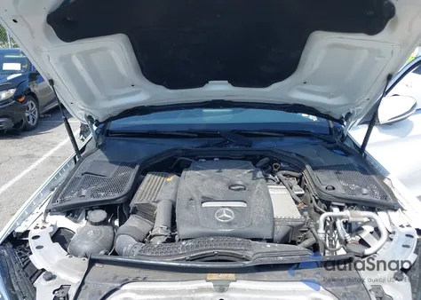 2018 Mercedes-Benz C 300 из США, поврежденный, VIN 55SWF4JB7JU271476